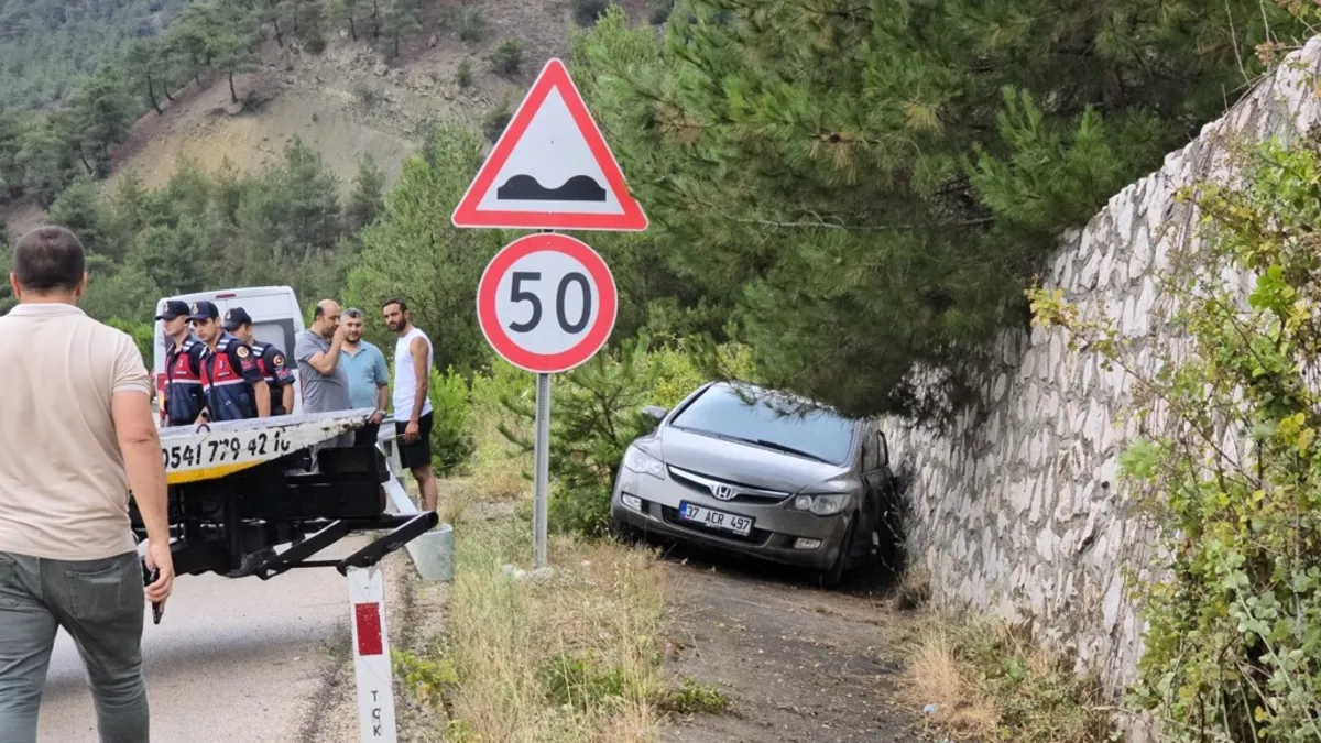 Karabük'te korkutan trafik kazası: 3 kişi yaralandı