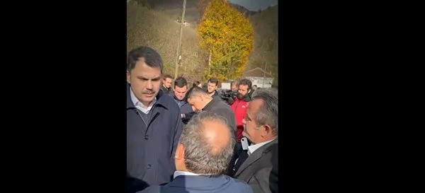 bakan-kurum-depremzedeleri-ziyaret-etti-sozumuz-soz-sizin-yuzunuzu-guldurecegiz-1669637570589.jpg Bakan Kurum depremzedeleri ziyaret etti! “Sözümüz söz sizin yüzünüzü güldüreceğiz” - 3