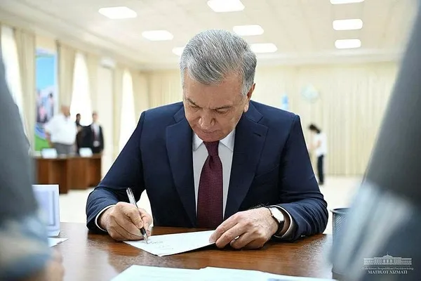 ozbekistandan-mirziyoyev-bir-kez-daha-sandiktan-zaferle-ayrildi-1688972526590.jpeg Özbekistan'dan Mirziyoyev bir kez daha sandıktan zaferle ayrıldı - 3