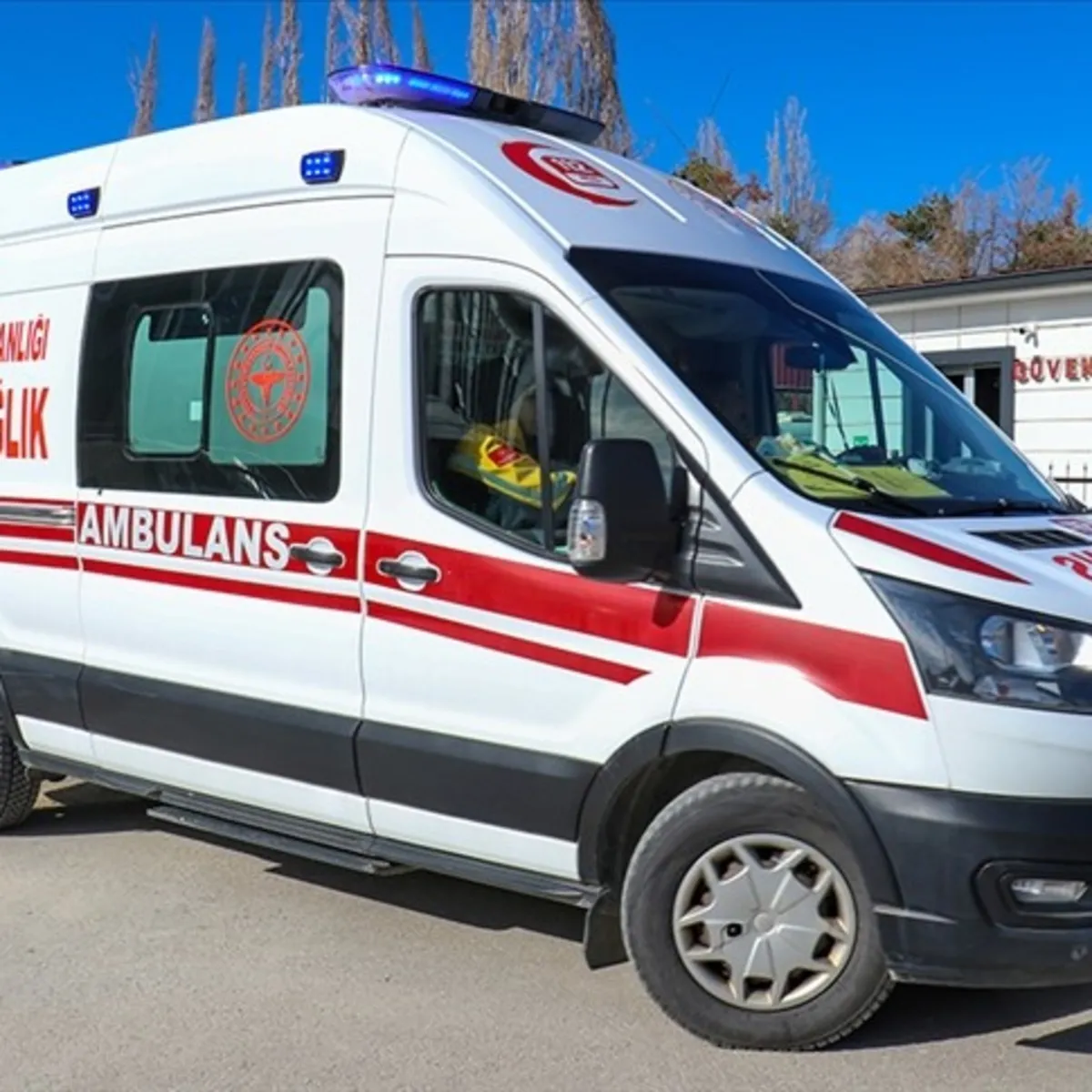 İstanbul'daki parkta erkek cesedi bulundu