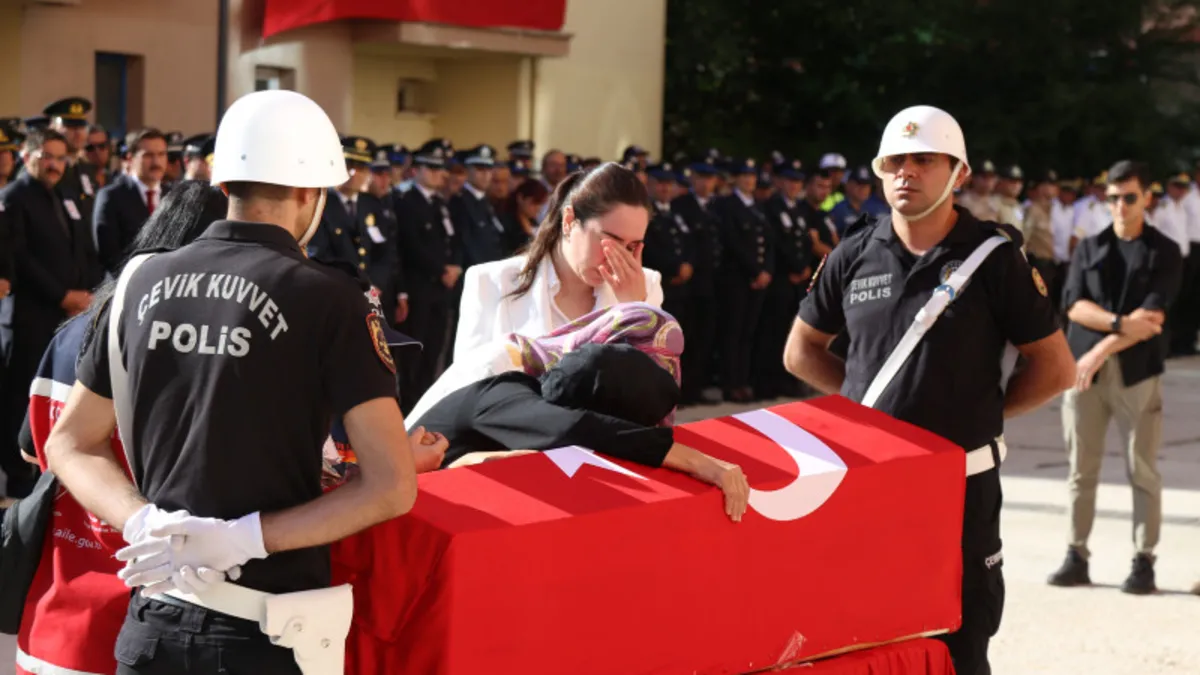 Şehit polis memuru Ahmet Şahan için tören düzenlendi