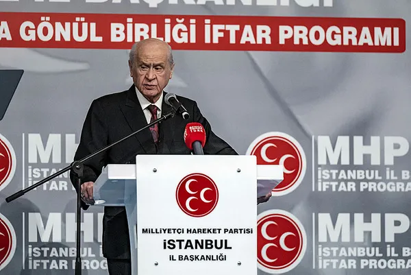 mhp-genel-baskani-devlet-bahceliden-kilicdarogluna-seccade-tepkisi-ayakkabi-ile-basana-hosgoruyle-bakilamaz-1681766792929.jpg MHP Genel Başkanı Devlet Bahçeli'den Kılıçdaroğlu'na seccade tepkisi: Ayakkabı ile basana hoşgörüyle bakılamaz - 4