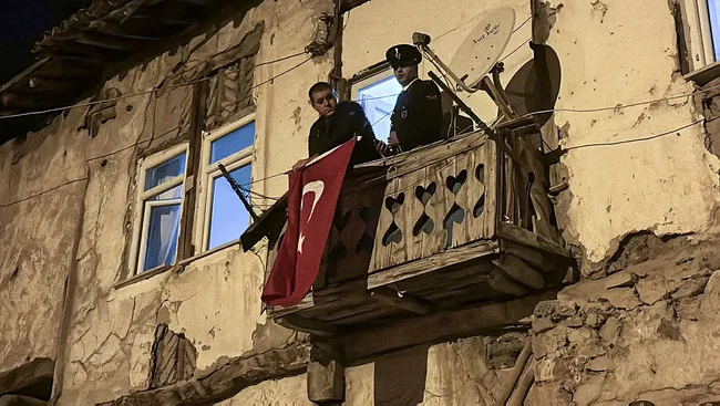 6-ile-sehir-atesi-dustu-turkiyenin-yuregi-yandi-sehit-olacagini-hisseden-kahraman-1703320975618.jpg 6 ile şehit ateşi düştü Türkiye'nin yüreği yandı! Şehit olacağını hisseden kahraman - 2