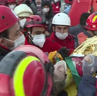 65 saat sonra 3 yaşındaki Elif Perinçek enkazdan yaralı çıkarıldı