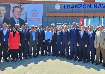 Trabzon'a yeni havalimanı! Ulaştırma ve Altyapı Bakanı Abdulkadir Uraloğlu duyurdu: Biraz daha kuzeye yeni bir havalimanı inşa edeceğiz