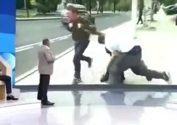 Rus muhabire canlı yayında saldırı