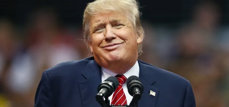 Trump da geleneğe uydu: İki hindiyi affetti