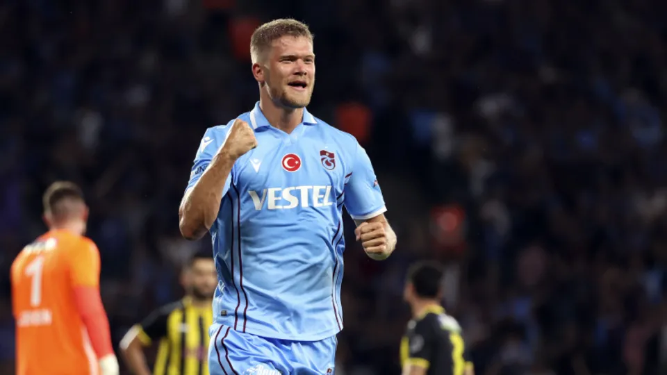Andreas Cornelius'tan hayran bırakan istatistik! Tabelayı değiştirmeye devam ediyor
