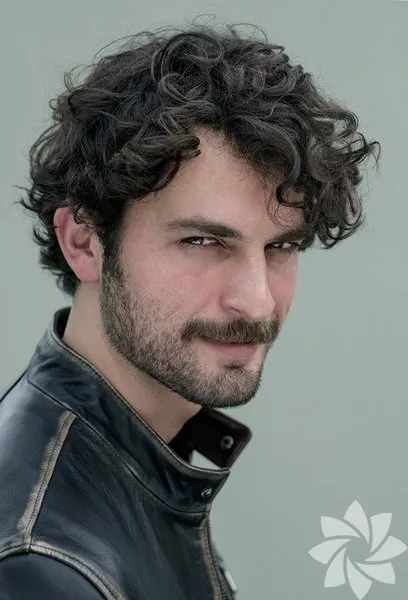 En yakışıklı Türk aktörler