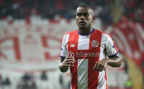 transferde-galatasaraya-kotu-haber-antalyaspor-fernando-ile-sozlesme-uzatti-1656880531112.jpg Transferde Galatasaray'a kötü haber! Antalyaspor Fernando ile sözleşme uzattı - 1