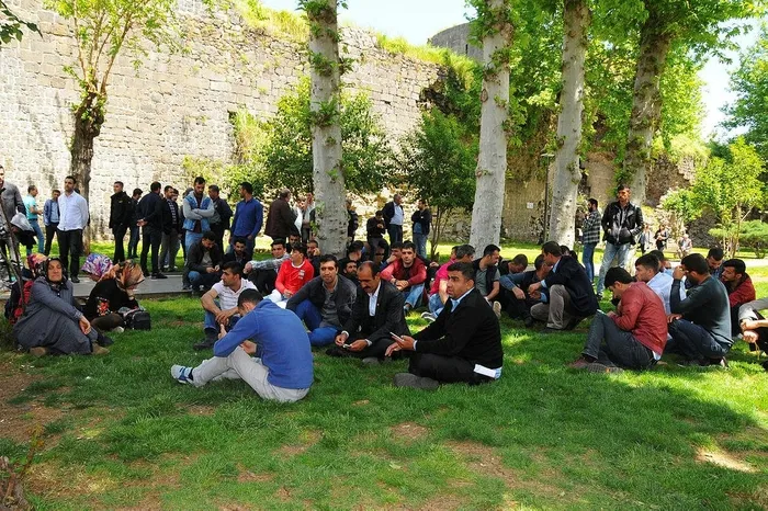 HDP'li Sur Belediyesi 145 işçiyi işten çıkardı - 1