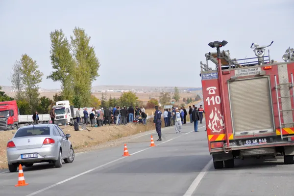 Afyonkarahisar'da feci kaza! Ölü ve yaralılar - 2