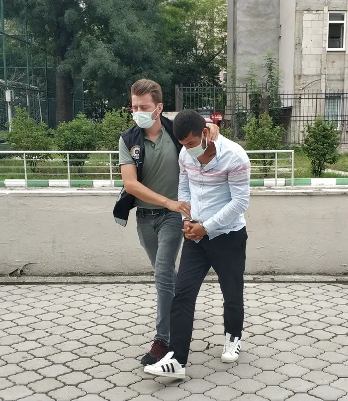 SON DAKİKA | Samsun’da operasyon: 7 bin 336 adet uyuşturucu hapla yakalanan şahıs tutuklandı - 3