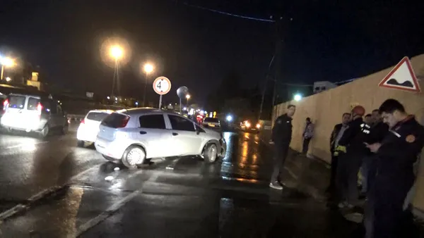 Avcılar’da iki otomobil çarpıştı: 2 yaralı - 5