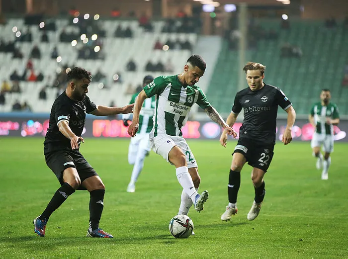 Süper Lig’de küme düşme hattı karıştı! Potada 3 kulüp var! Düşen 2 takım...