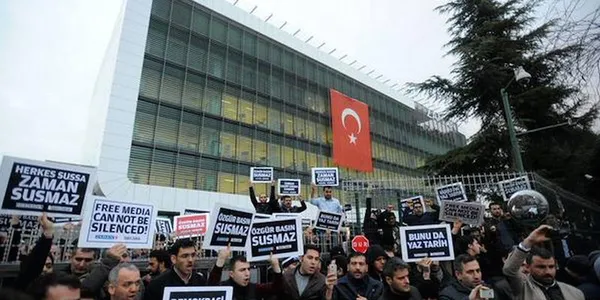 Türkiye Gazeteciler Sendikası’nın basın kartı yalanı elinde patladı! Sendika daha önce de FETÖ’nün sözcülüğünü yapmıştı