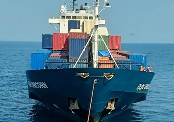 Boğaz'da kargo gemisi arızalandı