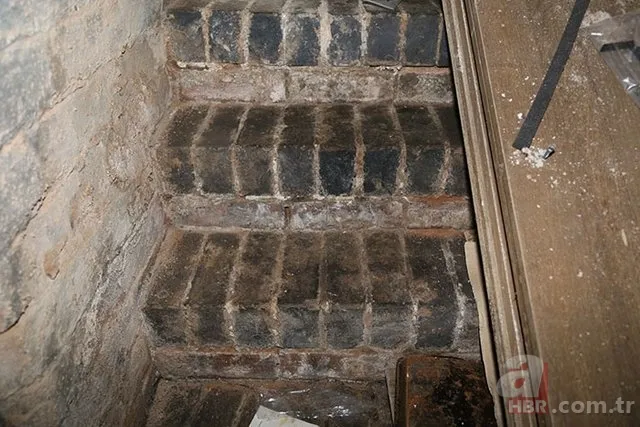 Yeni taşındığı evde gizli kapı buldu! Kapıdan içeri giren adam gördükleri karşısında adeta şoke oldu 24