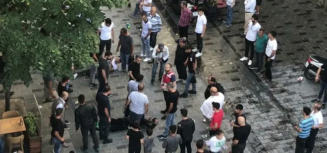 Taksim’de şoke eden olay! Makas ve bıçaklar devreye girdi