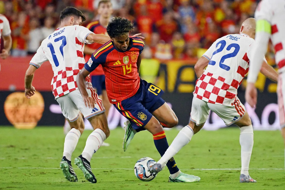 uefa-uluslar-liginde-dev-randevu-ispanya-ile-hirvatistan-a-haberde-karsi-karsiya-geliyor-1790713069739.jpg Lamine Yamal şov yaptı: İspanya, Hırvatistan'ı rahat geçti - 3