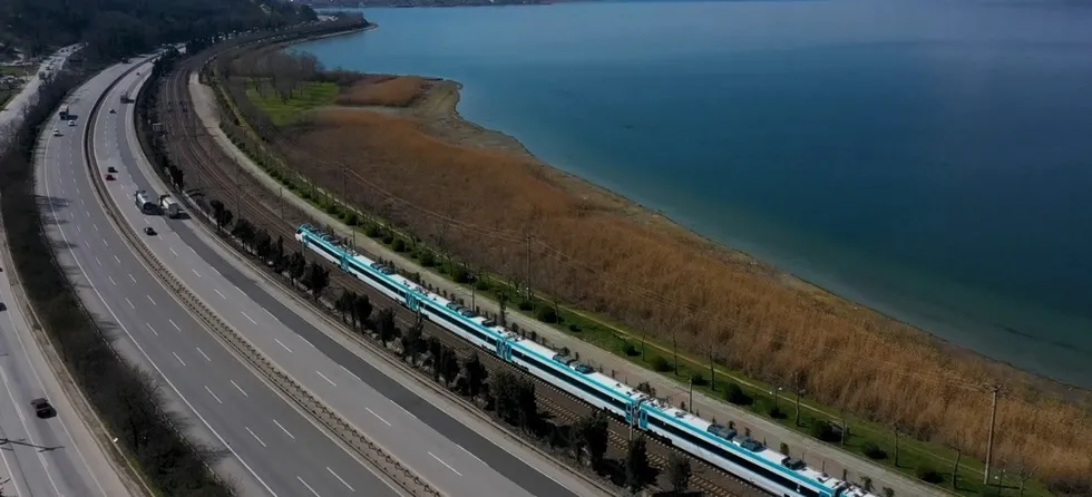 turkiyenin-ilk-hizli-treninden-yeni-hiz-rekoru-saatte-240-kilometreye-ulasti-1779961753074.jpeg Türkiye’nin ilk hızlı treninden yeni hız rekoru! Saatte 240 kilometreye ulaştı - 1