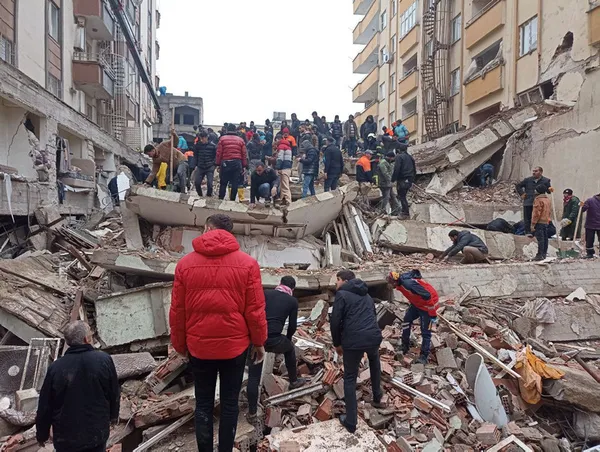 Son dakika: Kahramanmaraş’ta 7,7 ve 7,6 büyüklüğünde 2 büyük deprem! AFAD’dan açıklamalar peş peşe geldi | Birbirinden bağımsızlar