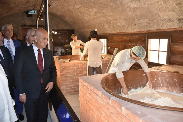 1663945509066.jpg 1 milyar 127 milyon liralık dev destek! Bugün hesaplara yattı! Bakan üreticilere müjdeyi verdi - 1
