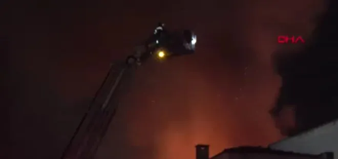 İzmir Kemeraltı’nda bir iş yerinde yangın