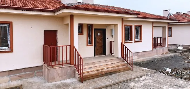 Depremin yaraları sarılıyor! Köy evleri görenleri hayran bıraktı