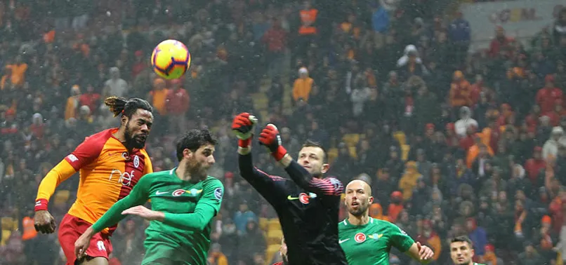 Galatasaray, Akhisarspor'u 90+5'te devirdi