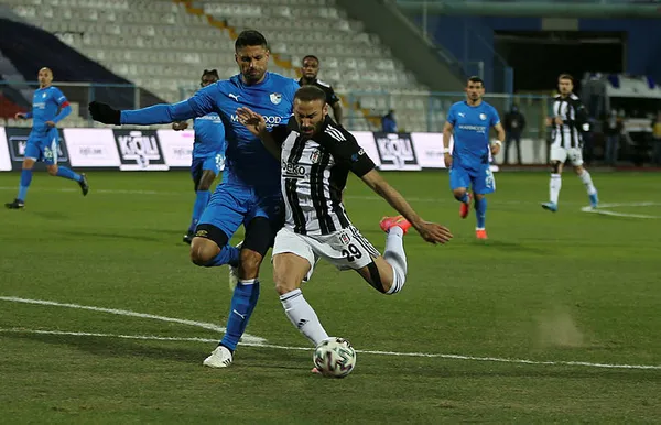 Son dakika spor haberleri | Beşiktaş’ta dizinden sakatlanan Cenk Tosun sezonu kapattı