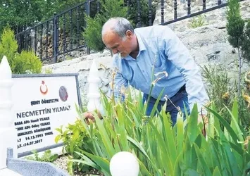 Şehit babaların evlat acıları hiç dimiyo: Hep bir yanım eksik