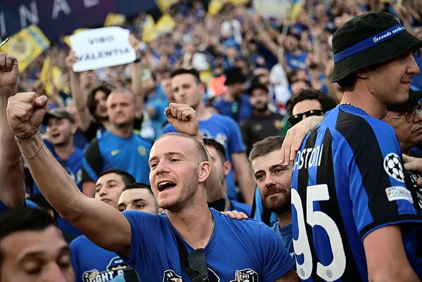 İstanbul’da final coşkusu! Binlerce taraftar Olimpiyat Stadı’na akın etti