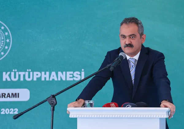 Son dakika | Milli Eğitim Bakanı Mahmut Özer’den öğretmen atamalarıyla ilgili flaş açıklama: Yarısı İstanbul’a olacak