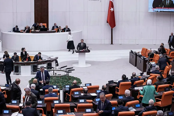 tbmmden-ak-partili-vekil-cagatay-kilica-kufreden-chpli-vekil-atilla-sertele-kinama-cezasi-1670276073956.jpg TBMM'den AK Partili vekil Çağatay Kılıç’a küfreden CHP'li vekil Atilla Sertel’e ‘kınama’ cezası - 5