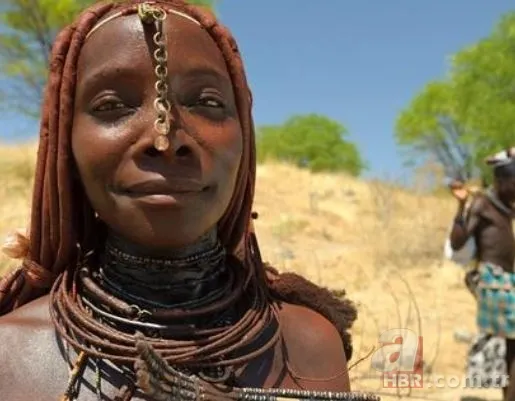 Dünyanın en ilginç kabilesi! Himba kabilesinin kadınları hamile kalmak için... 25