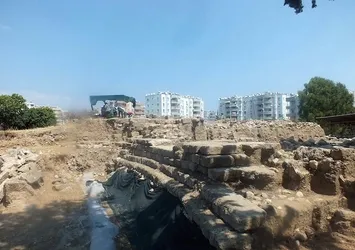 2 bin 600 yıllık tapınak gün yüzüne çıktı
