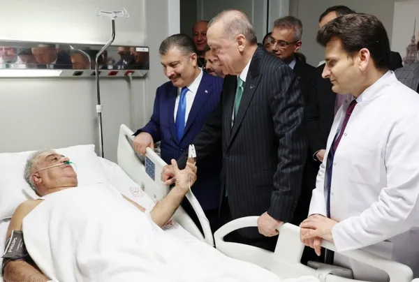 Başkan Erdoğan Binali Yıldırım ve Şamil Ayrım’ı hastanede ziyaret etti