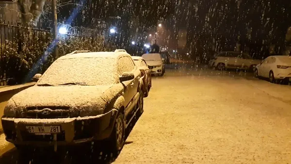 1642309657086.jpg SON DAKİKA! Kar alarmı verildi! Meteoroloji'den yeni hava durumu raporu | İstanbul'da kar yağışı devam edecek mi? O illerde yaşayanlar dikkat - 7