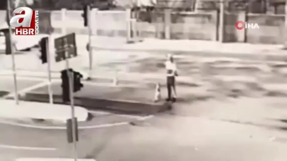 Ümraniye’de polise çarpıp kaçan sürücü kamerada