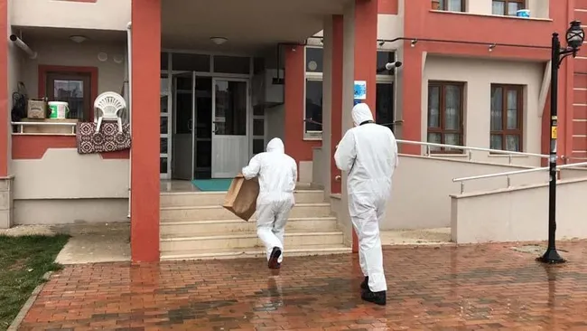 Karaman'da şüpheli ölüm! Yattığı kanepede ölü bulundu - 1