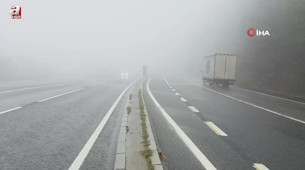 Yoğun sis Bolu Dağı'nı kapladı