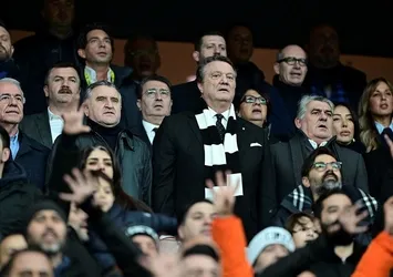 Beşiktaş Başkanı Hasan Arat'tan teknik direktör ve transfer açıklaması! Kadro dışı kalan futbolcular affedilecek mi?