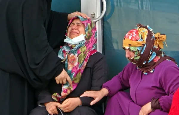 alanyada-feci-olum-denizi-izlerken-dengesini-kaybeden-4-cocuk-annesi-hayatini-kaybetti-1641721537357.jpg Alanya’da feci ölüm! Denizi izlerken dengesini kaybeden 4 çocuk annesi hayatını kaybetti - 1