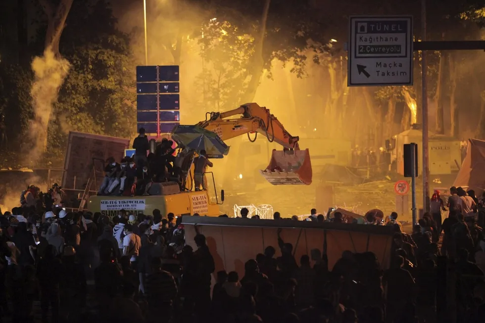 1780246018317.jpg Vesayetin kirli satrancı milli iradeye çarptı! Bağımsızlığa operasyon: Gezi - 1
