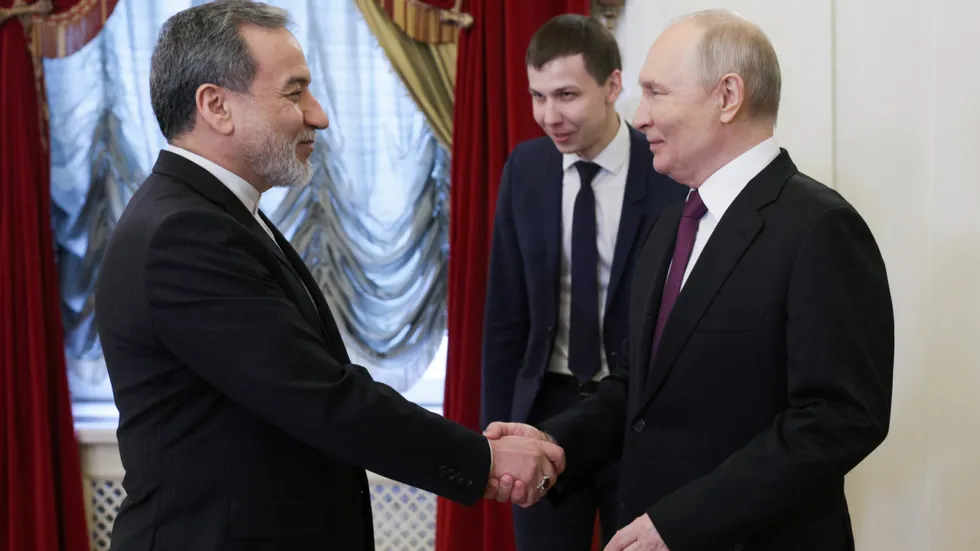 reuters-cia-saldirilarinda-rusya-suphesi-arastiriliyor-1784790372099.jpg İran Dışişleri Bakanı Abbas Arakçi ve Rusya Devlet Başkanı Vladimir Putin (TASS)