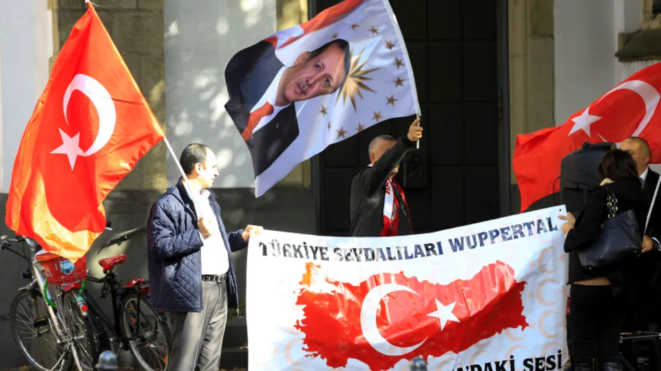 Başkan Erdoğan Köln'de! Türkler kente akın etti