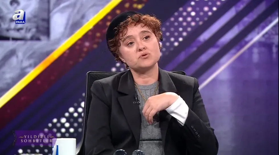 yasemin-minguzzi-a-parada-o-bicak-darbeleri-tum-turkiyeye-saplandi-trabzonspora-tesekkur-1781554231508.jpg Yasemin Minguzzi A Para'da: "O bıçak darbeleri tüm Türkiye'ye saplandı" | Trabzonspor'a teşekkür - 3