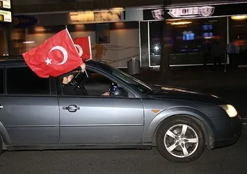 Almanya'da referandum konvoyuna polis engeli