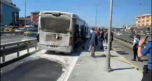 Metrobüste yangın paniği! Seferler aksadı